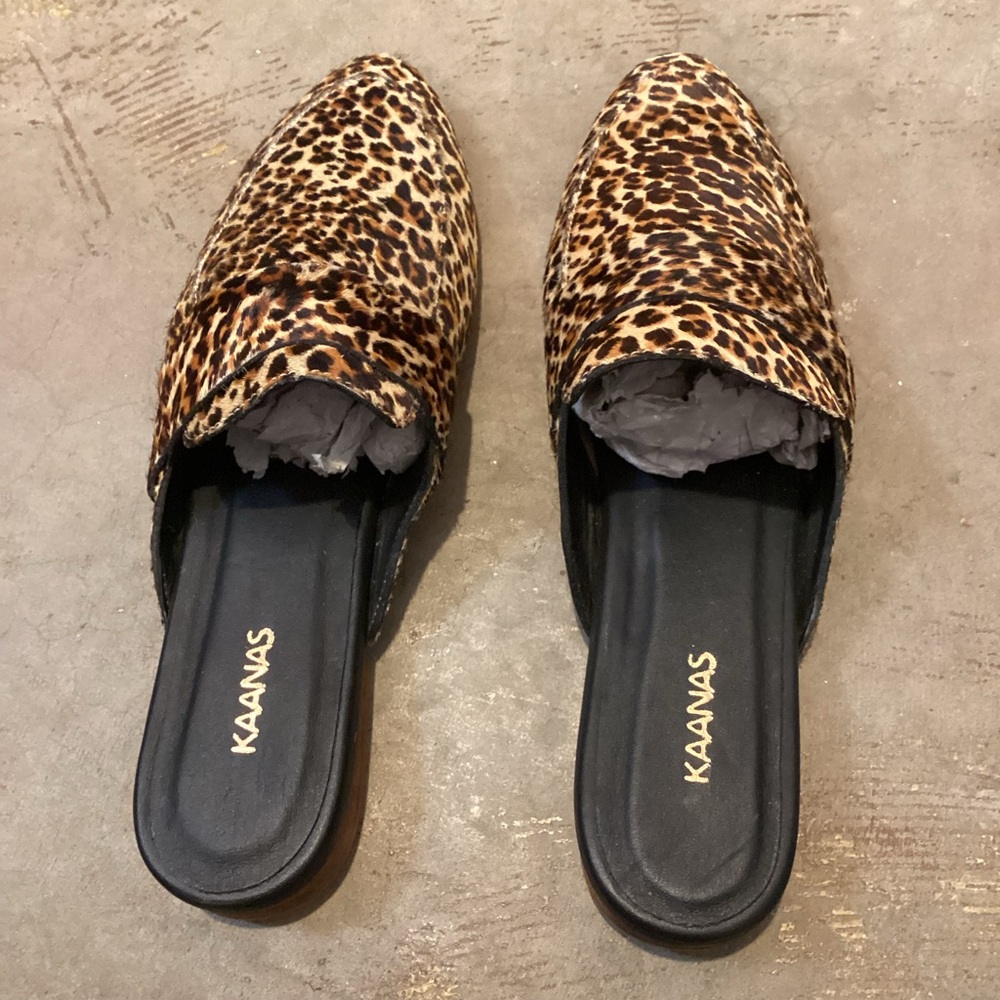 KAANAS Leopard Cowhide Hair On Hide Pointed Toe Mules Slides Size 7